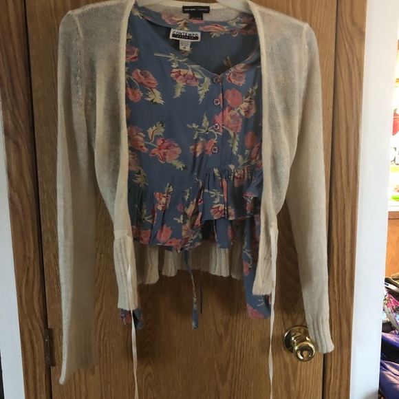 Feminine Floral Crop Blouse - Picture 4 of 5